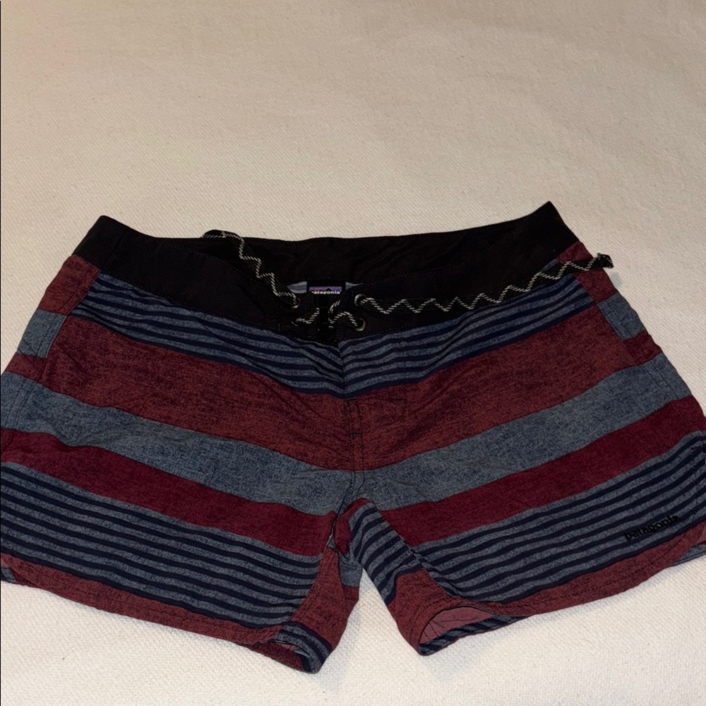 Patagonia Striped wavefarer 5”Women's Board Shorts